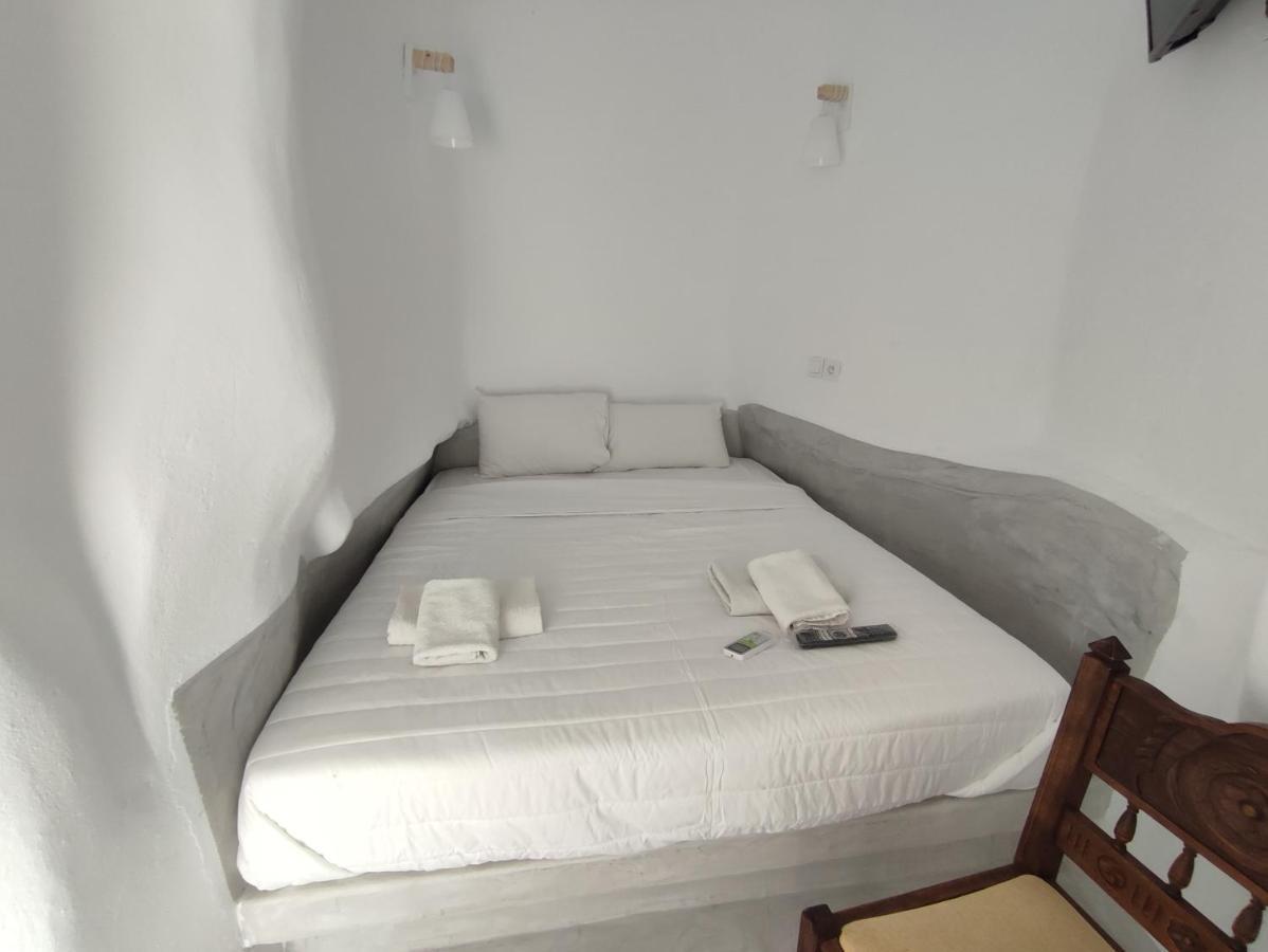 Thira Economy Rooms Fira  Esterno foto